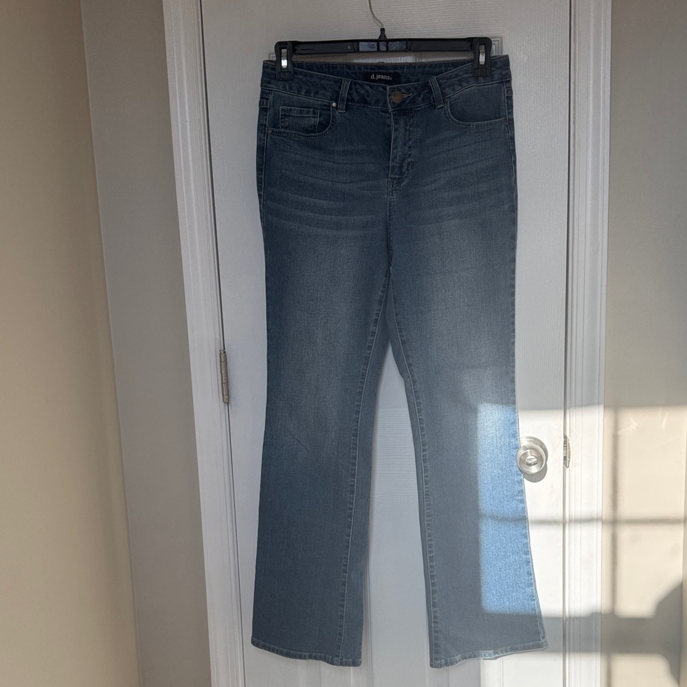 d. jeans Women's Boot Cut in Classic Blue